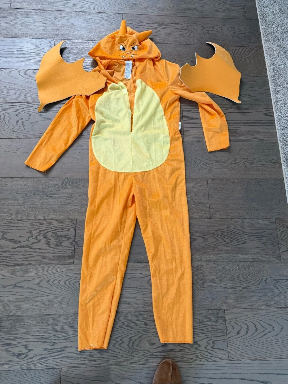 Kids Pokémon Charizard Halloween costume. XL size 14-16. Like new